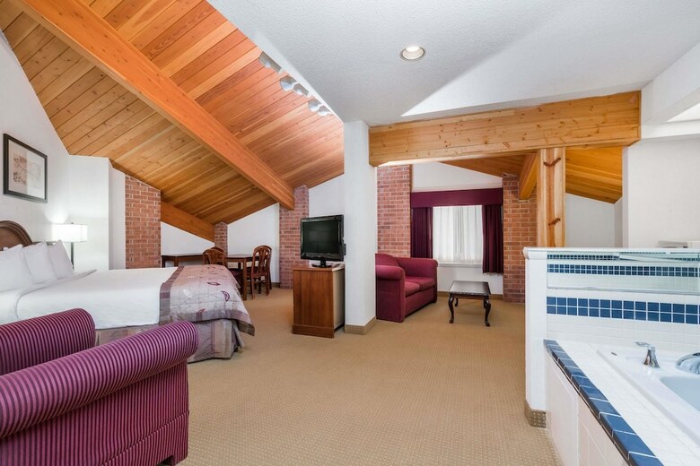 Hotel Baymont By Wyndham Marshfield