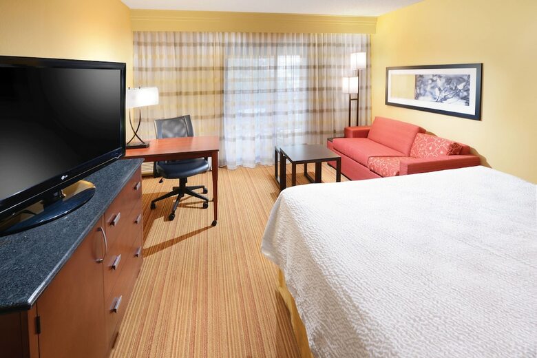 Hotel Courtyard By Marriott Plano In Legacy Park