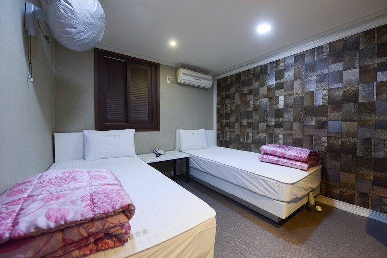 Top Motel