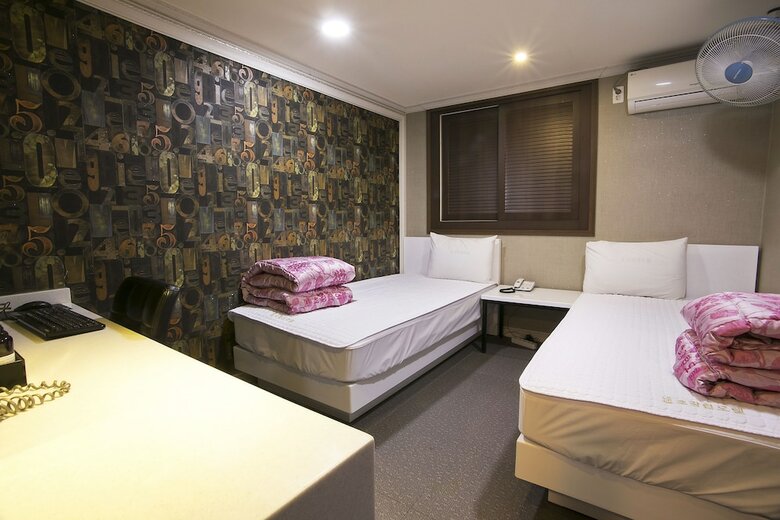 Top Motel