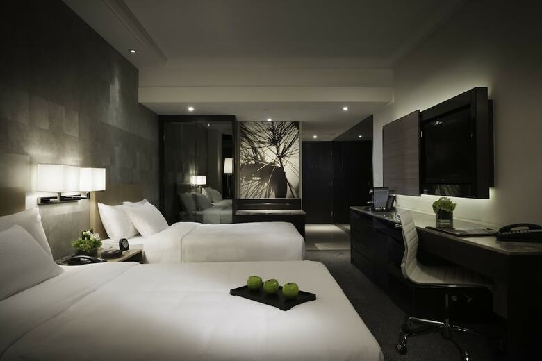Gateway, Marco Polo Hotel