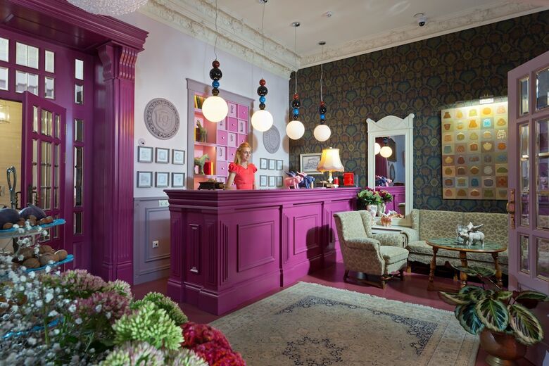 Hotel 19