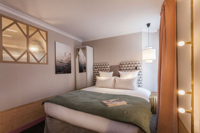 Handsome Hotel By Elegancia