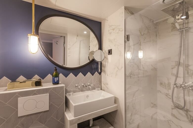 Handsome Hotel By Elegancia