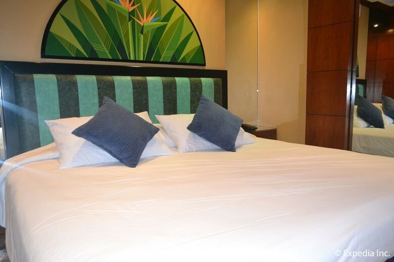 Fields Walking Street Hotel