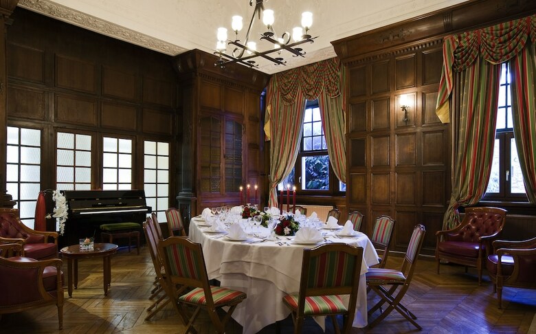 Hotel H�tel Ch�teau de Montvillargenne