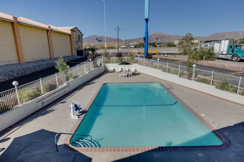 Motel 6 El Paso, Tx - West