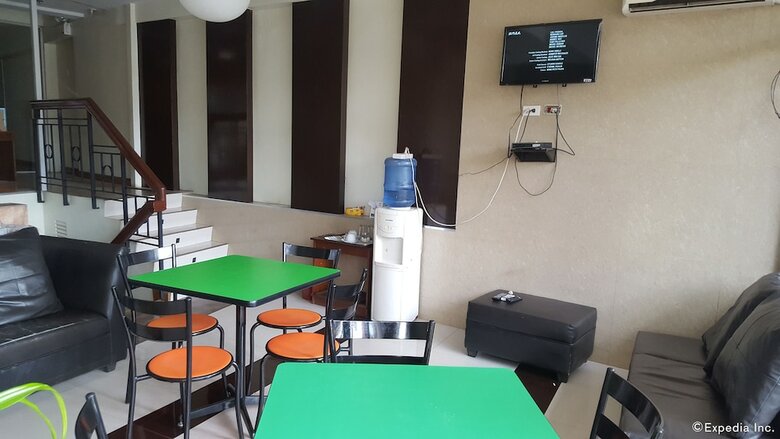 Hotel Palawan Palm Suites