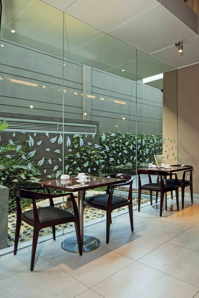 Midtown Hotel