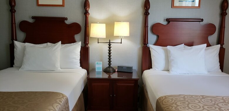 Hotel Polynesian Residences Waikiki Beach