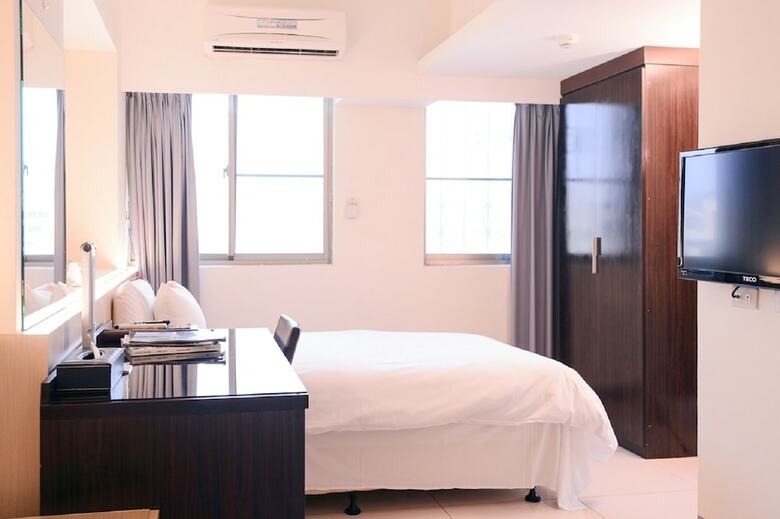 Kiwi Express Hotel - Kaohsiung Station