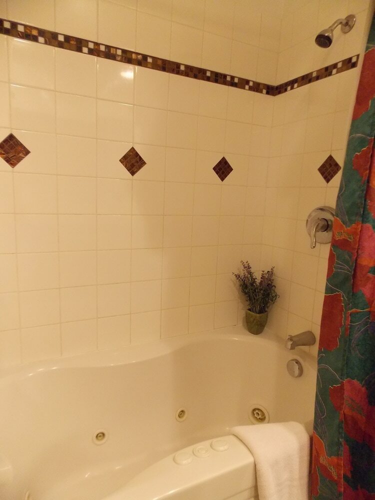 Bed & Breakfast 7 Gables Inn & Suites