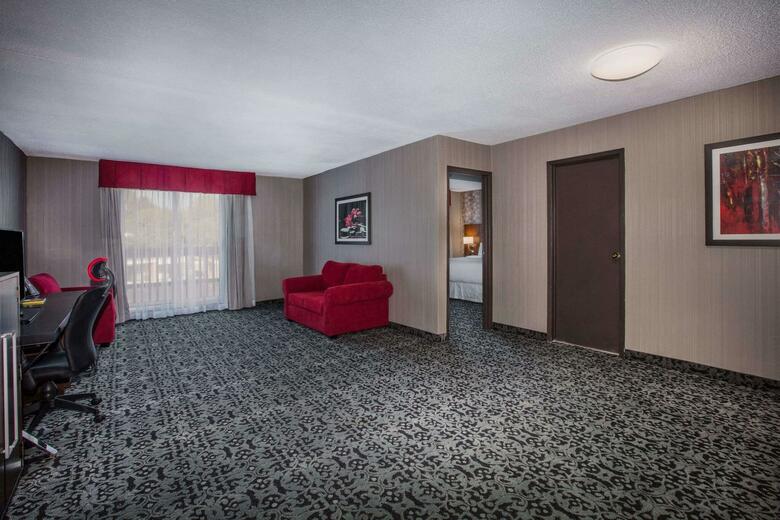 Hotel Ramada By Wyndham Jacksons Point