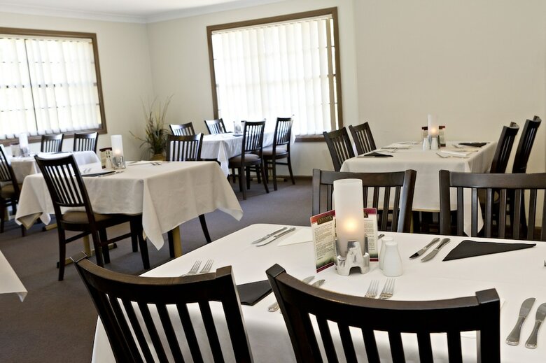 Hilltops Retreat Motor Inn