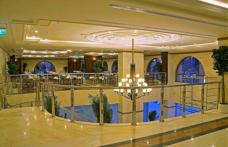 Dar Al Eiman Royal Hotel