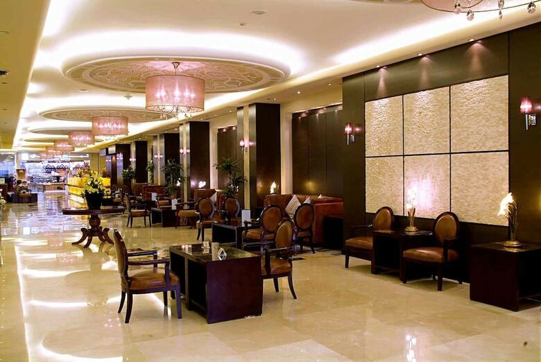 Dar Al Eiman Royal Hotel