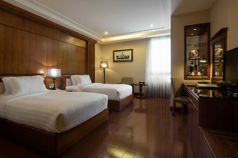 Nhat Ha L'opera Hotel