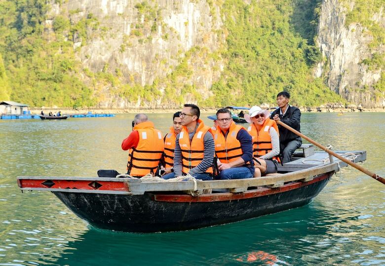 Paradise Luxury Sails Cruise