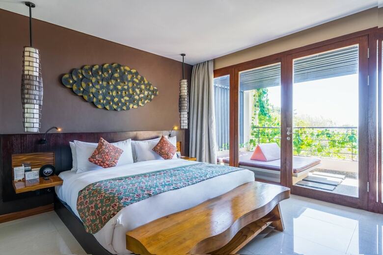 Vouk Hotel & Suites