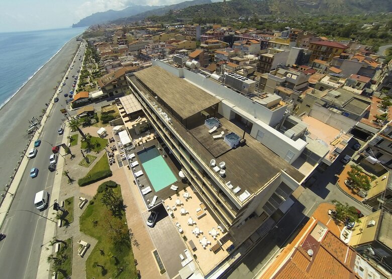Main Palace Hotel