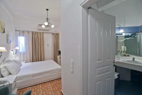 Mykonos Palace Beach Hotel