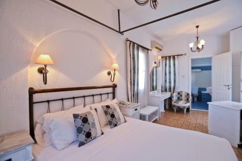 Mykonos Palace Beach Hotel