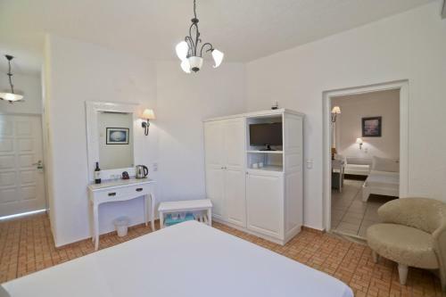 Mykonos Palace Beach Hotel