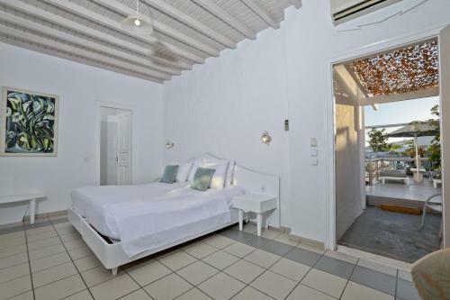 Mykonos Palace Beach Hotel