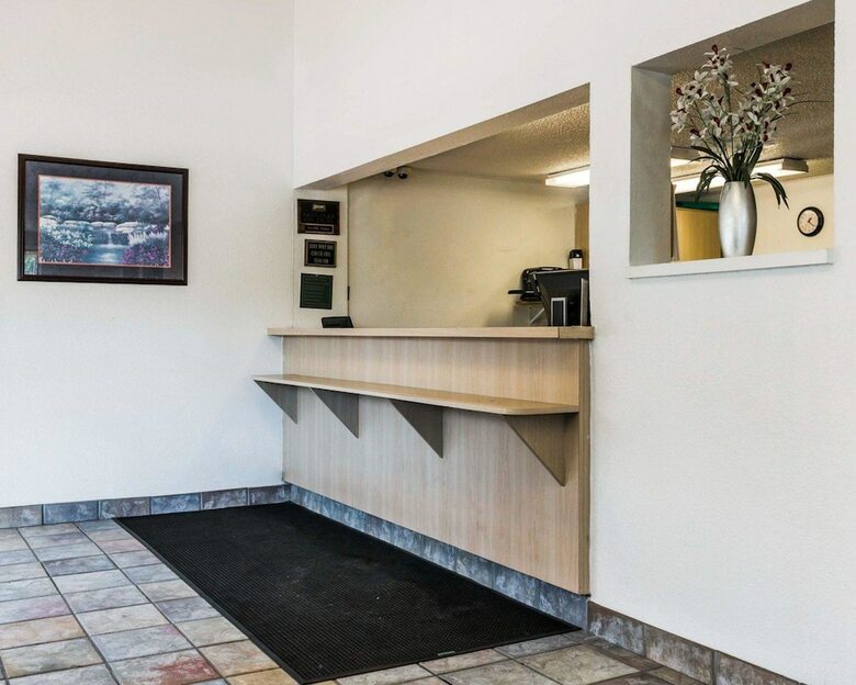Motel Rodeway Inn Auburn Hills