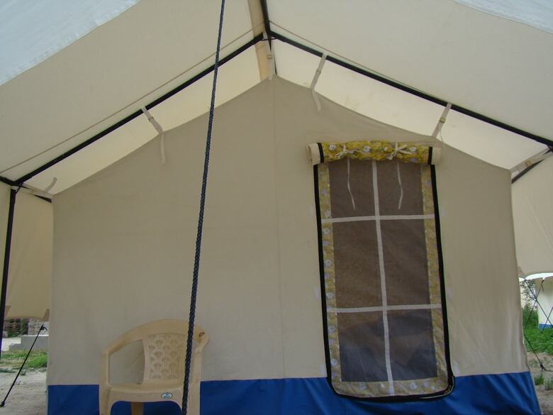 Double Humped Camp - Hunder