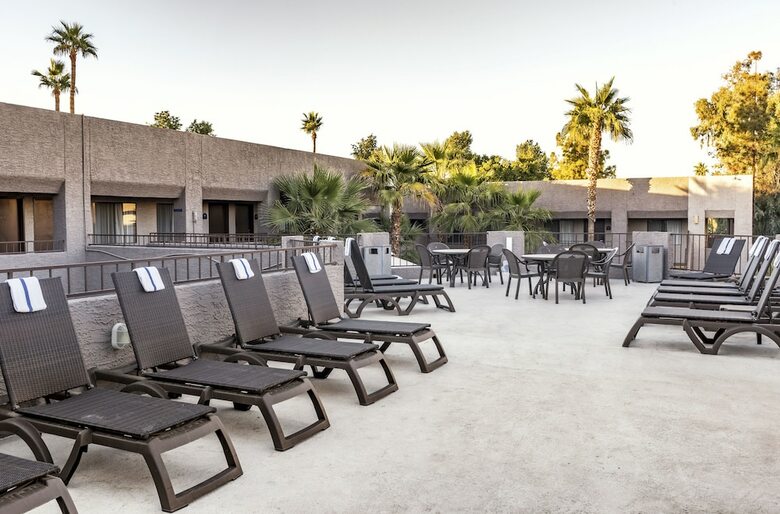 Hotel Tempe/phoenix Airport Innsuites At The Mall