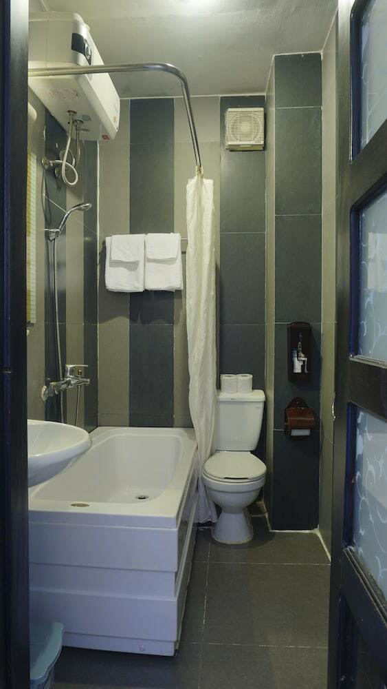 Hue Nino Hotel