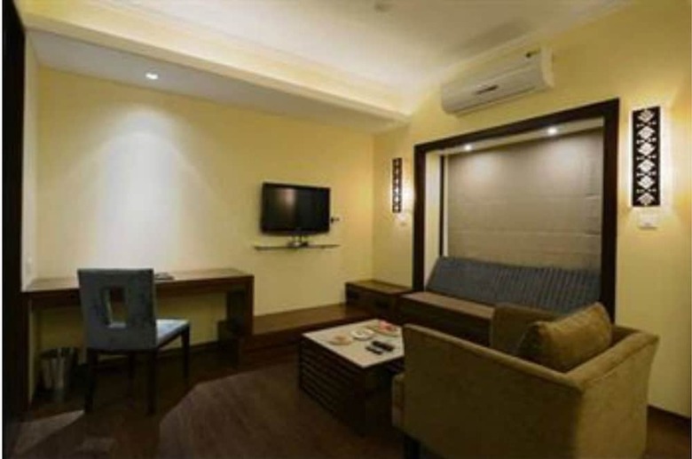 Hotel Deltin Suites