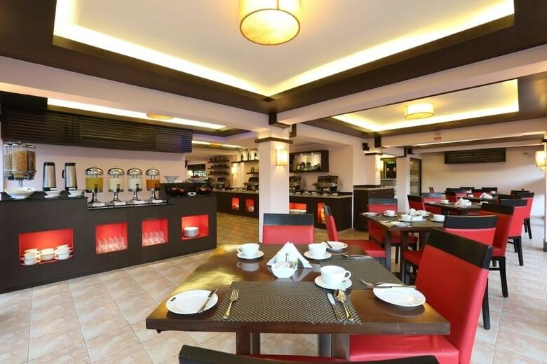 Hotel Deltin Suites