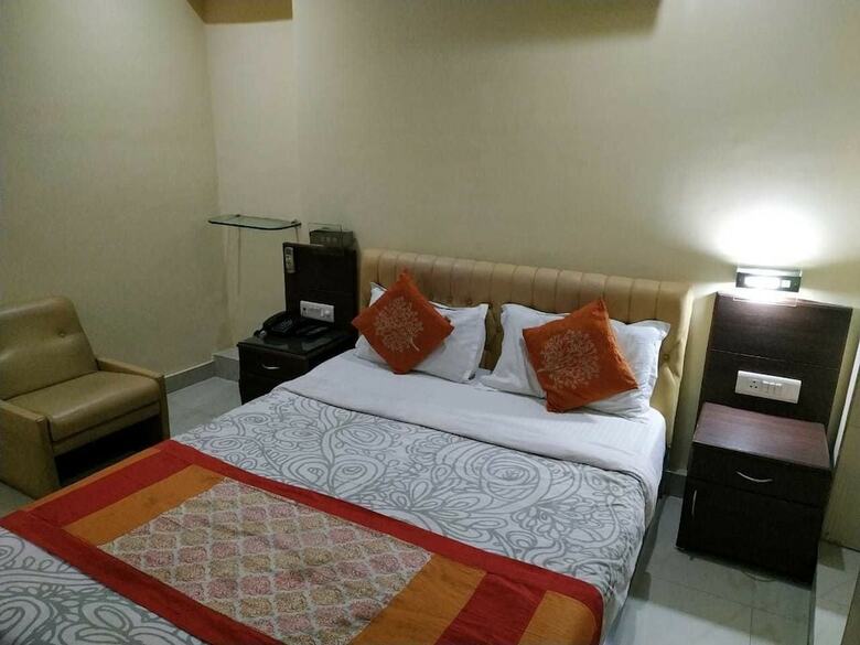 Hotel Flavours Inn Kolkata
