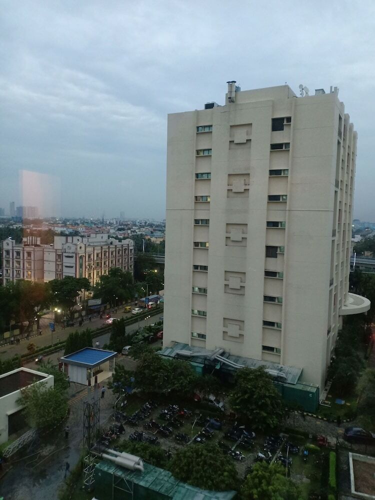 Monotel Luxury Business Hotel
