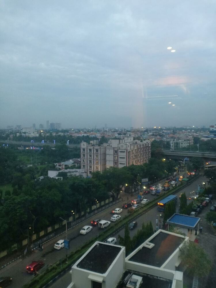 Monotel Luxury Business Hotel