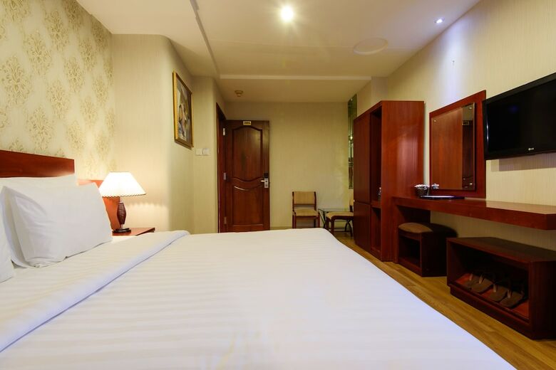 Central Park Saigon Hotel
