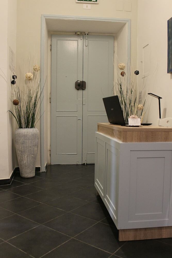 Little Rose Rooms