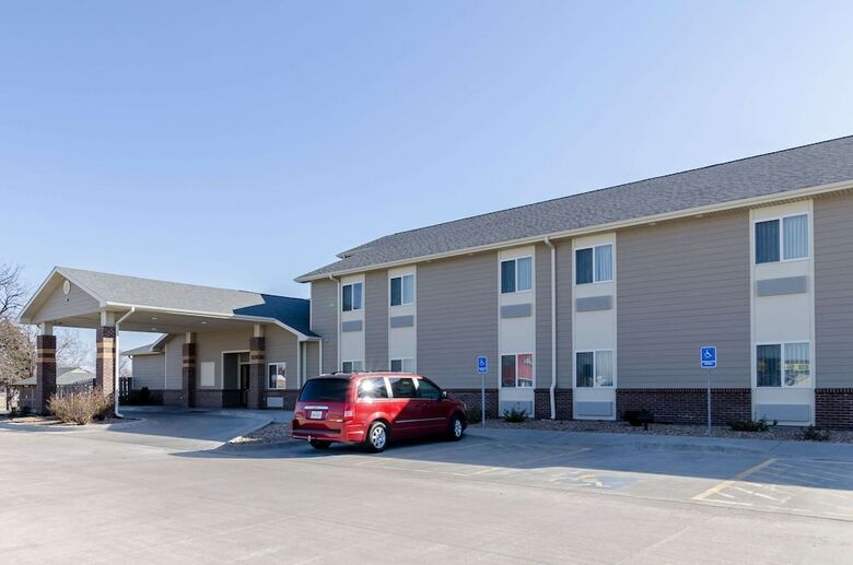Hotel Rodeway Inn & Suites