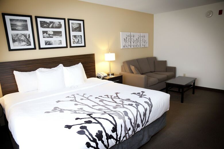 Hotel Sleep Inn & Suites