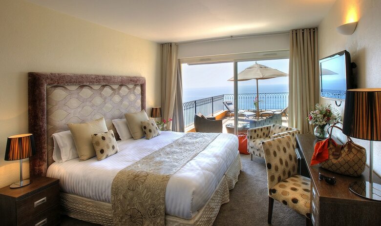 Hotel La P�rouse Nice Baie Des Anges