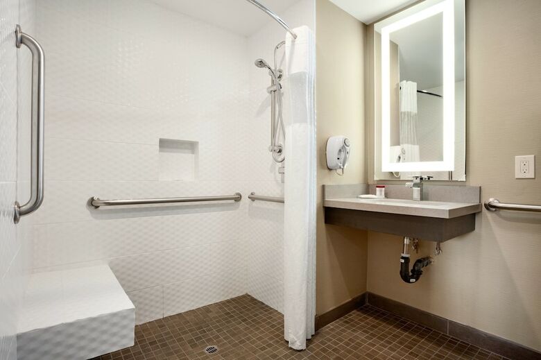 Hotel Ramada By Wyndham Marina Del Rey