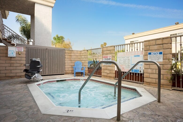 Hotel Ramada By Wyndham Marina Del Rey