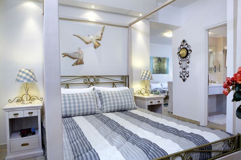 Hotel Mitos Suites
