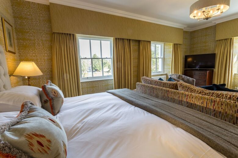 Storrs Hall Hotel
