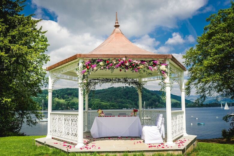 Storrs Hall Hotel