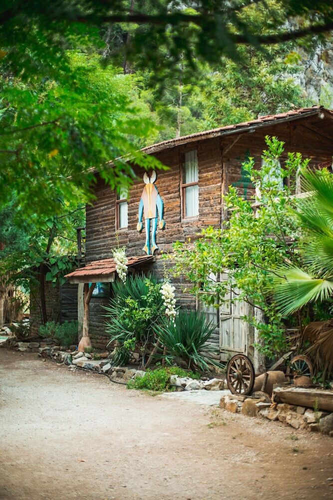 Hostal Kadir's Tree Houses