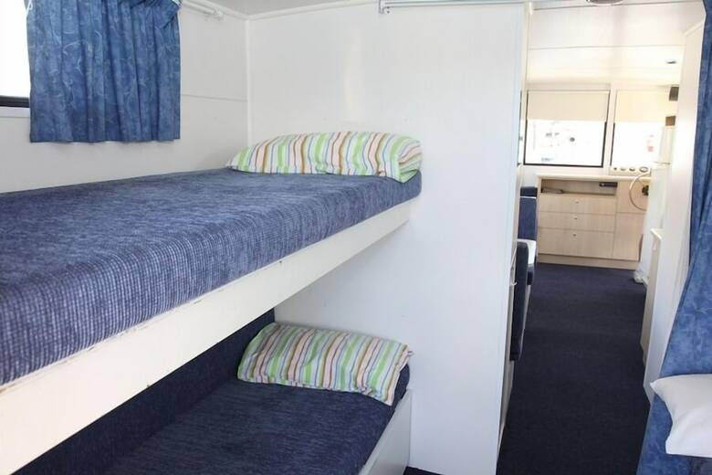Boyds Bay Houseboat Holidays