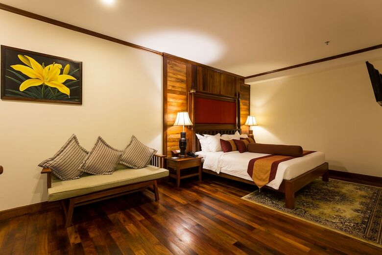 Hotel Empress Residence Resort & Spa